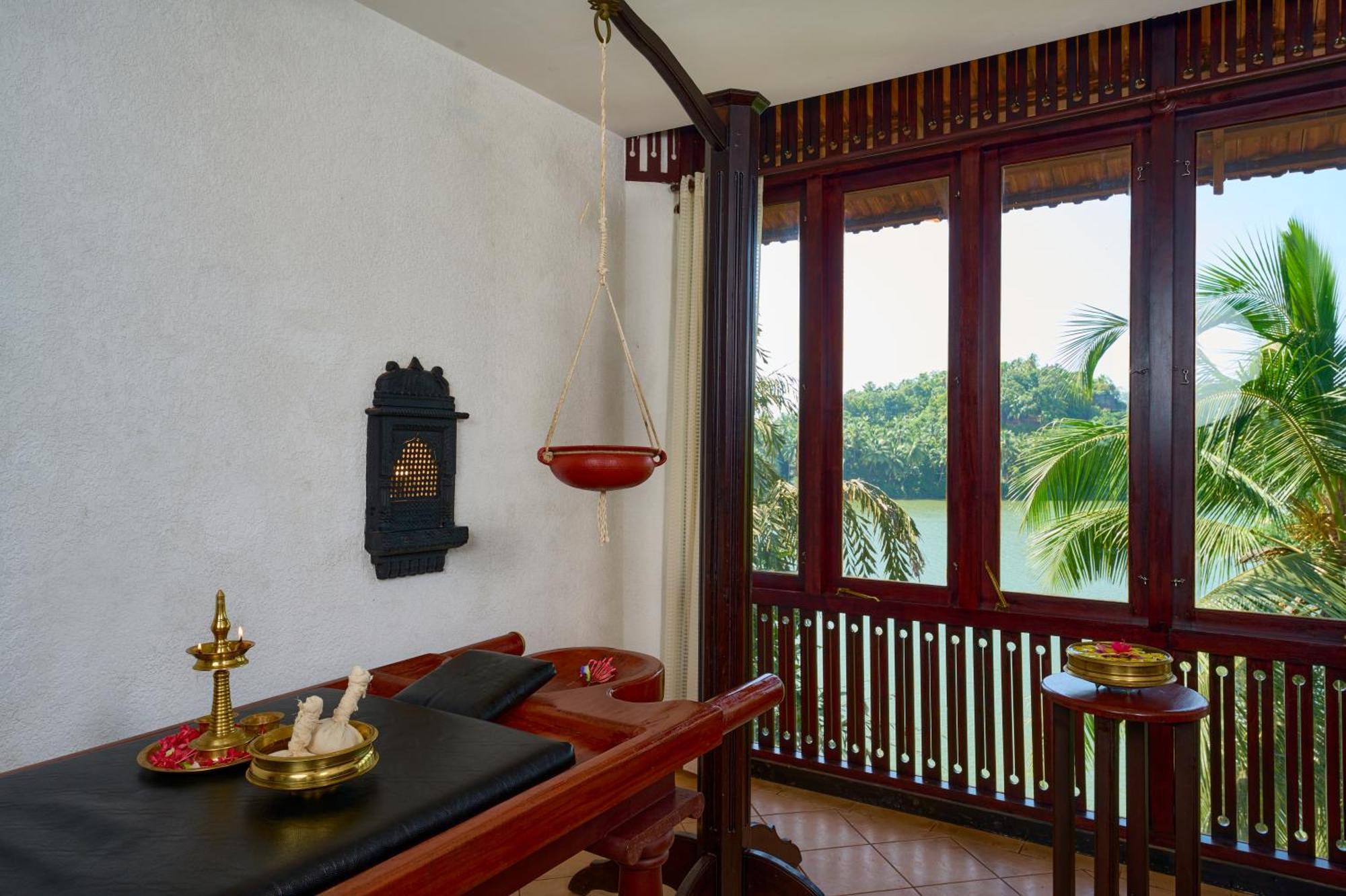 The Raviz Kadavu, Kozhikode Hotel Kültér fotó
