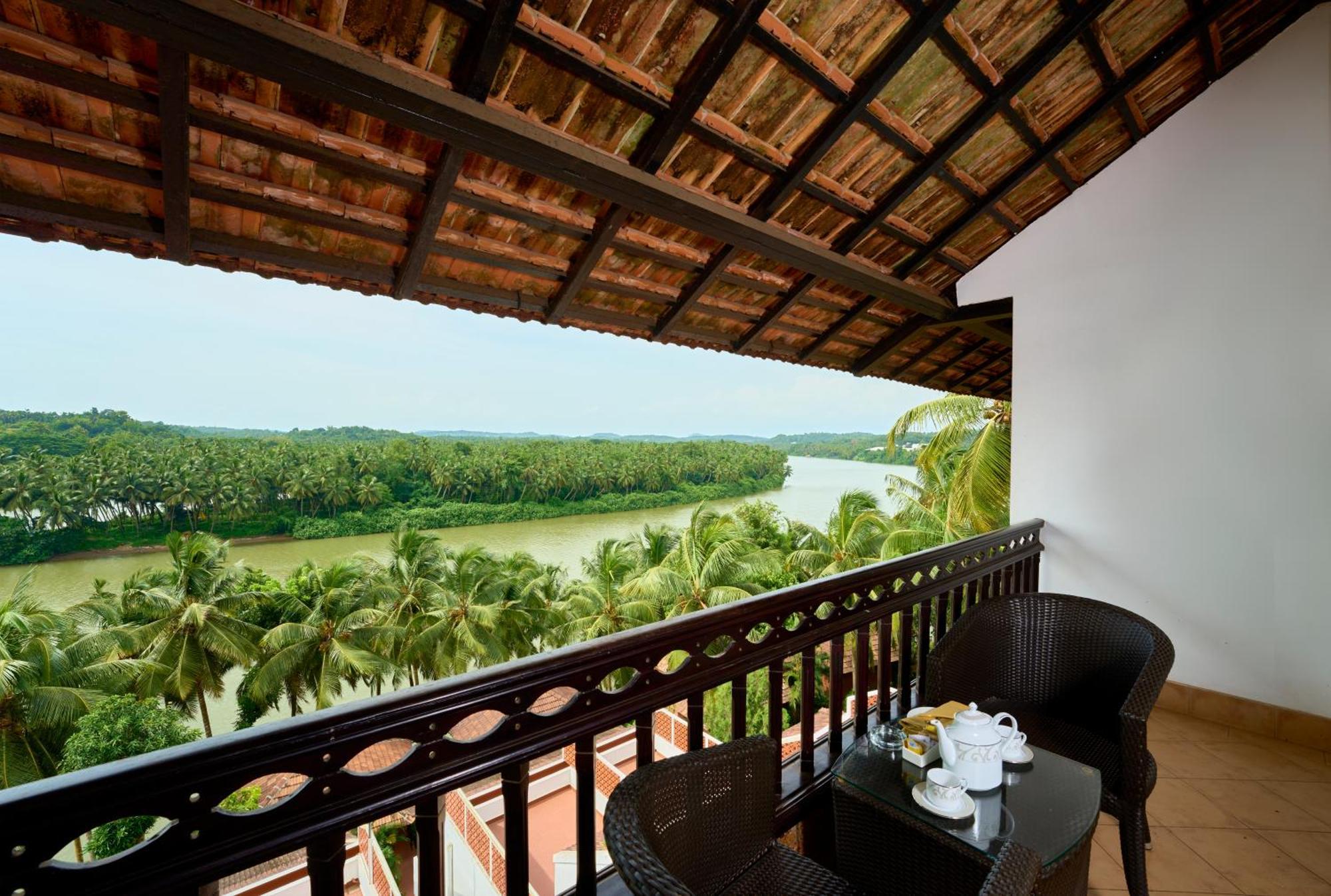 The Raviz Kadavu, Kozhikode Hotel Kültér fotó