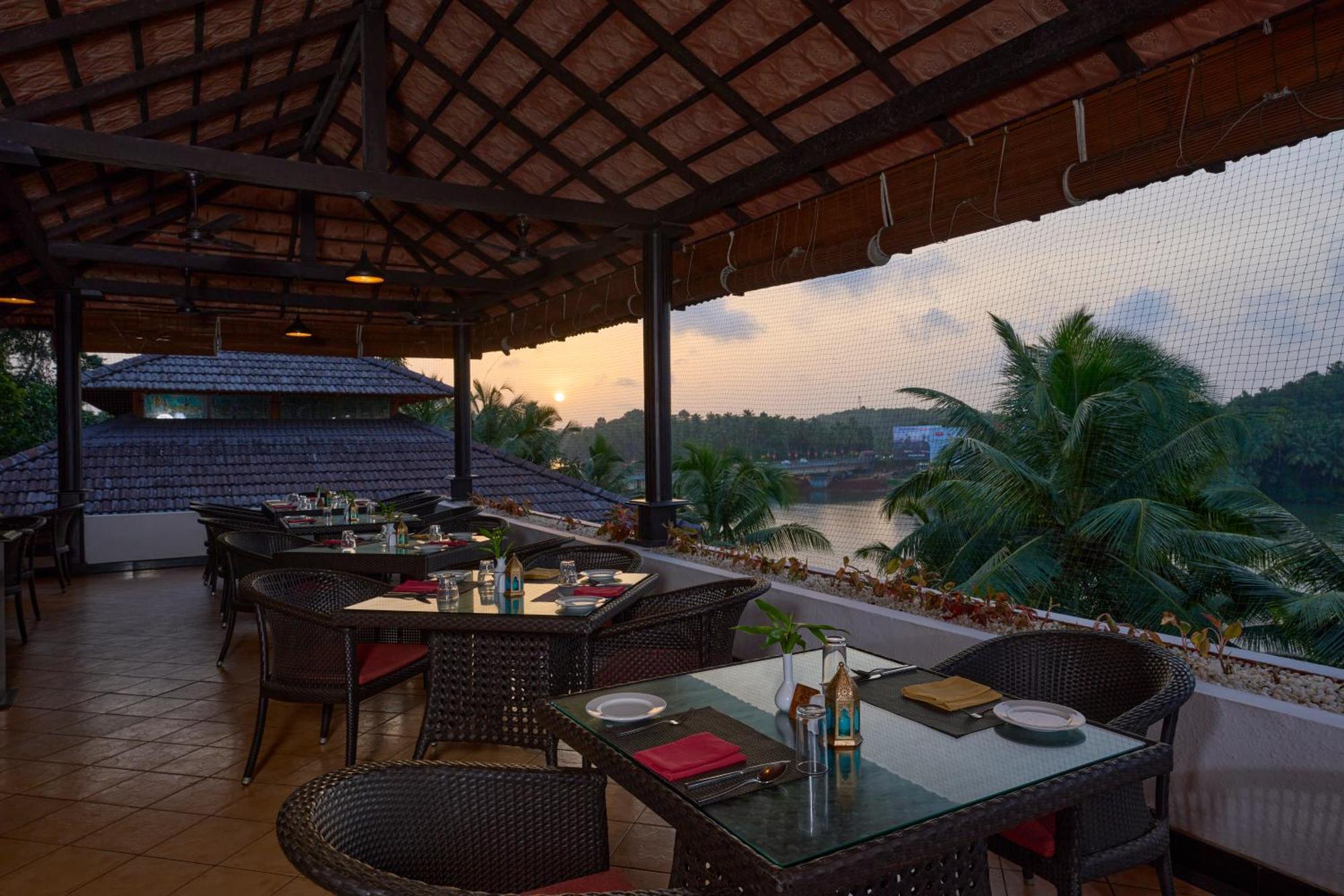 The Raviz Kadavu, Kozhikode Hotel Kültér fotó