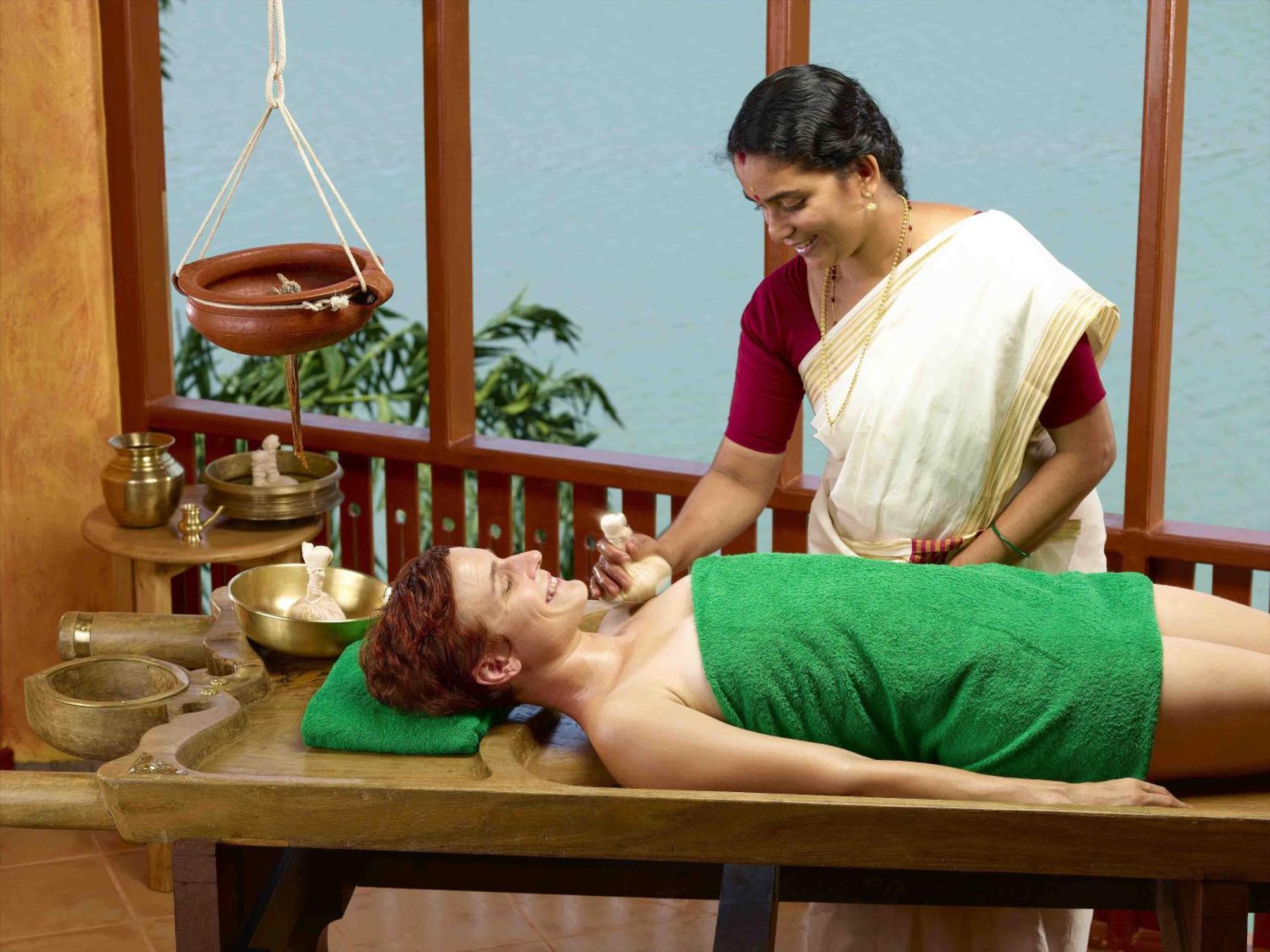 The Raviz Kadavu, Kozhikode Hotel Kültér fotó