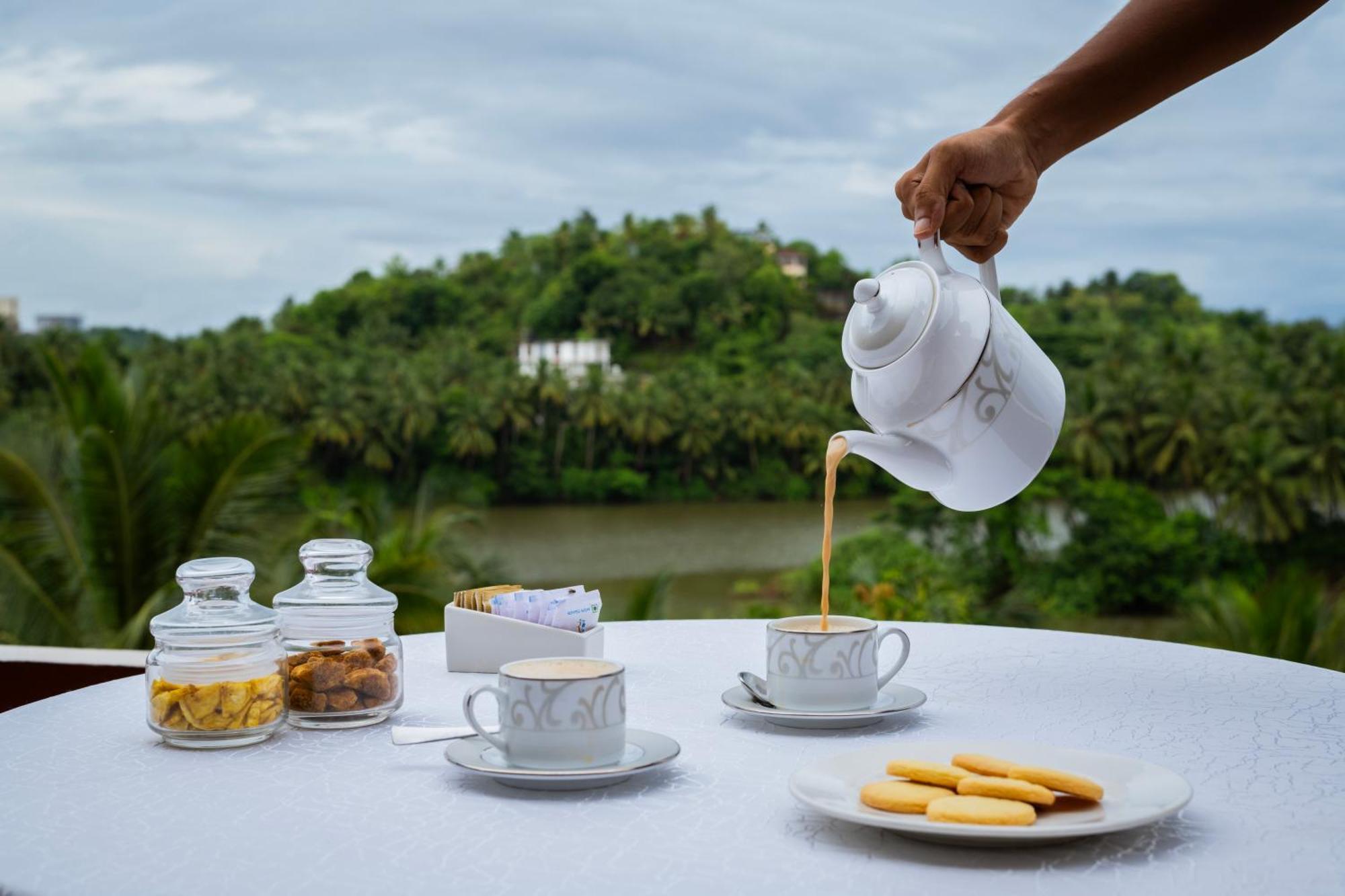 The Raviz Kadavu, Kozhikode Hotel Kültér fotó